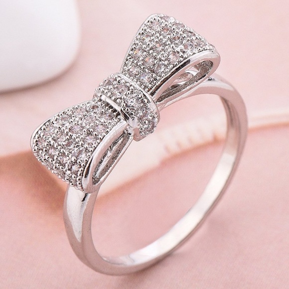 Jewelry - Silver Bowknot Ring